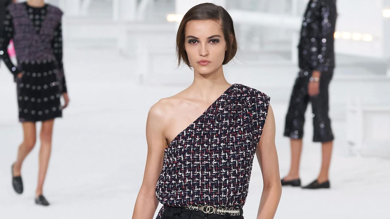 Sleeveless Chic: How to Go Back to Style This Summer