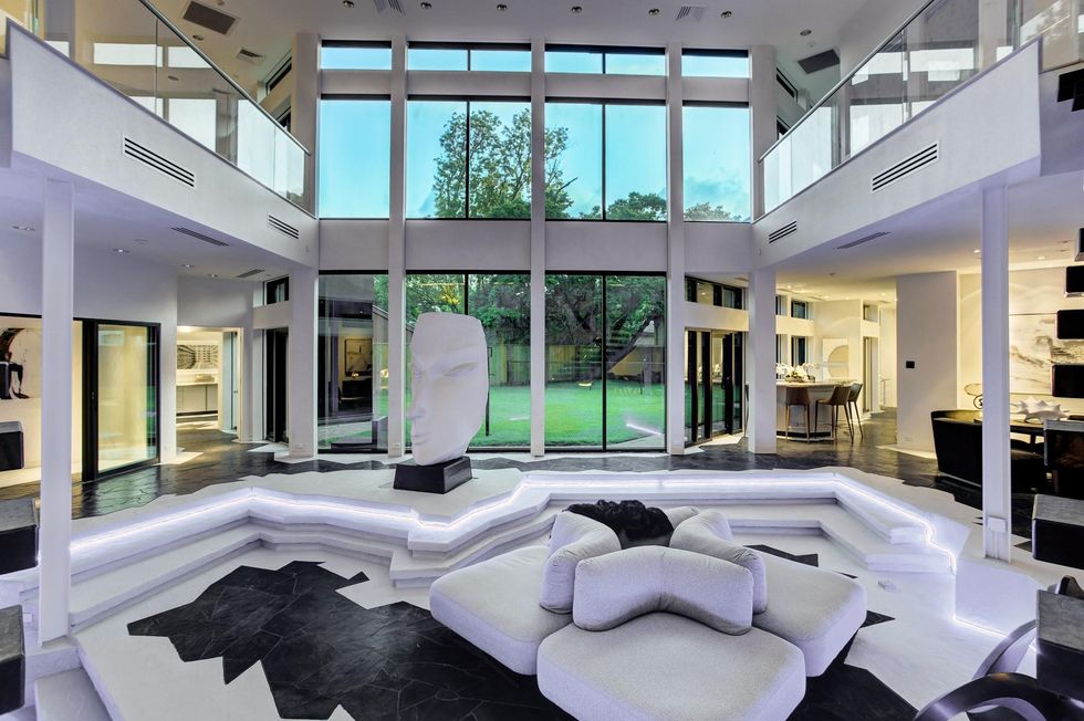 Iconic 'Darth Vader House' Sells Houston CityBook
