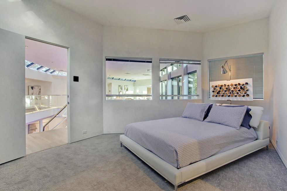 Iconic 'Darth Vader House' Sells Houston CityBook