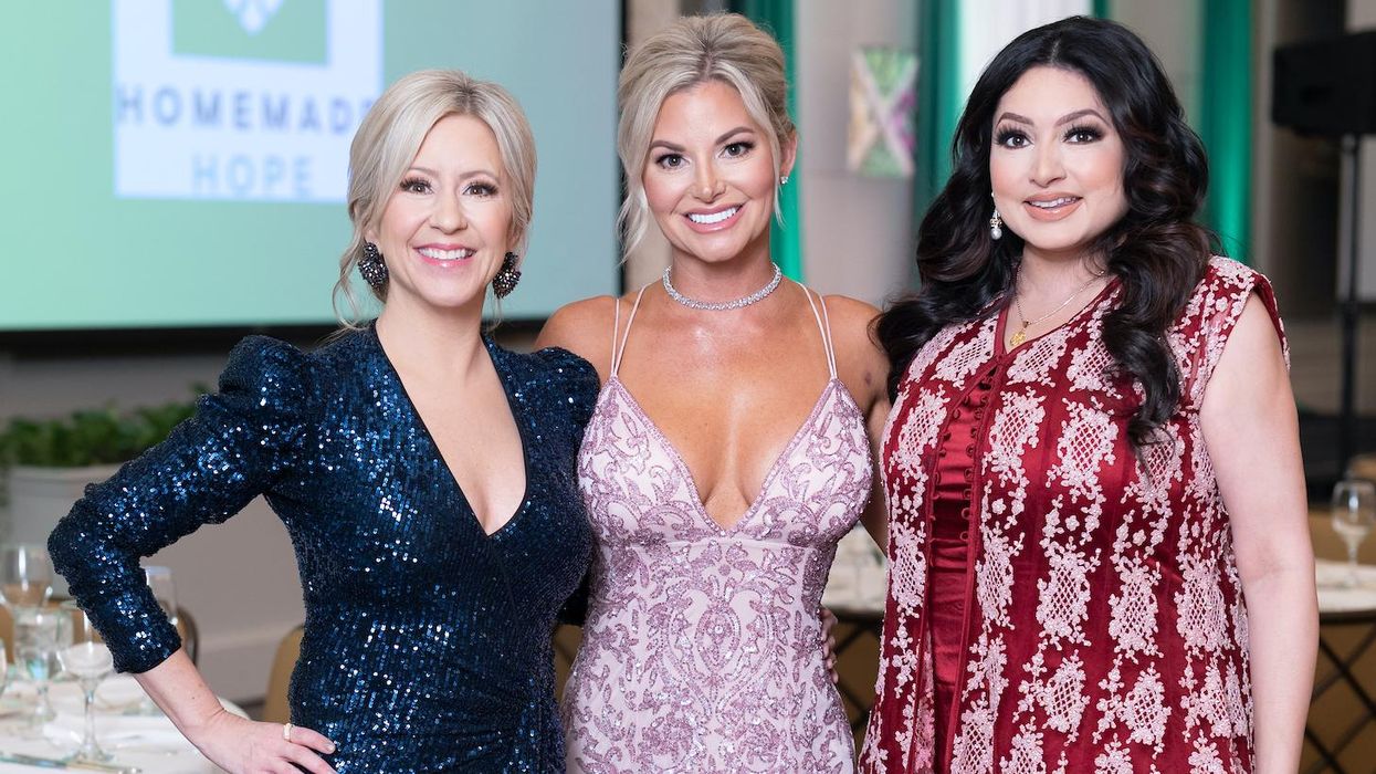 Cute Crowd Hits Glam Gala at Country Club, Raises Funds to Serve Homemade Hope’s Kids