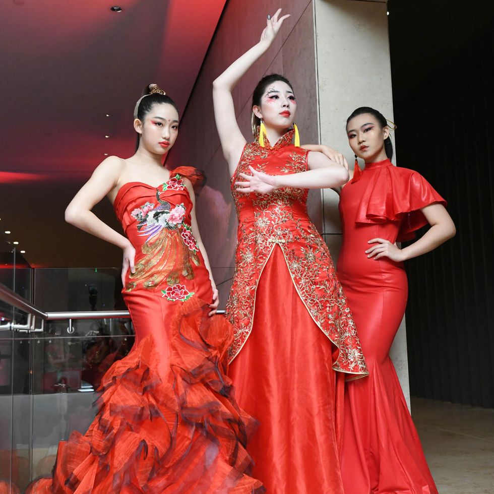 Huaxing Arts Group performers