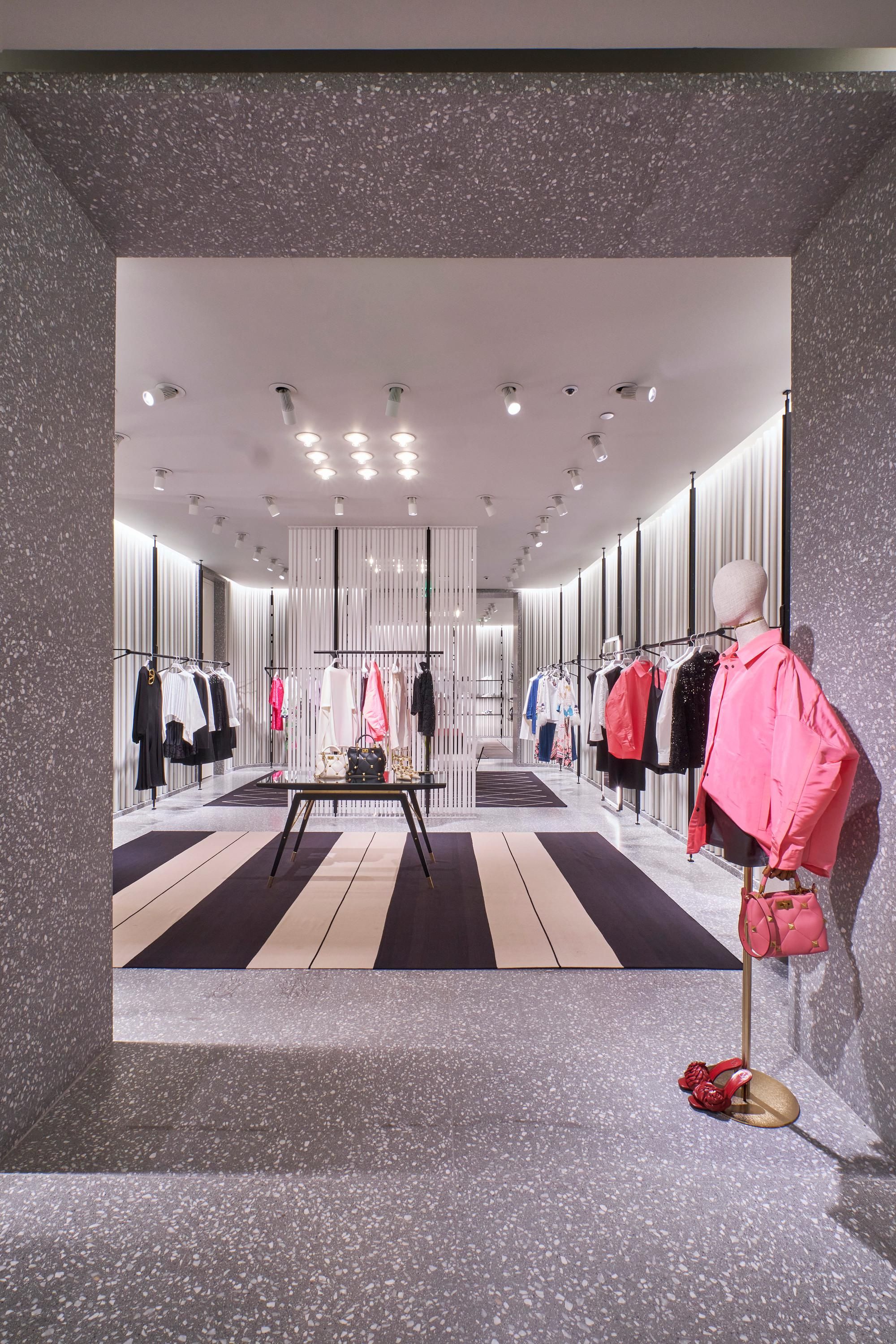 Valentino galleria on sale mall