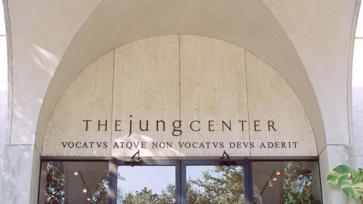 Filmmaker Judd Apatow to Be Featured Guest at Jung Center’s Virtual Benefit