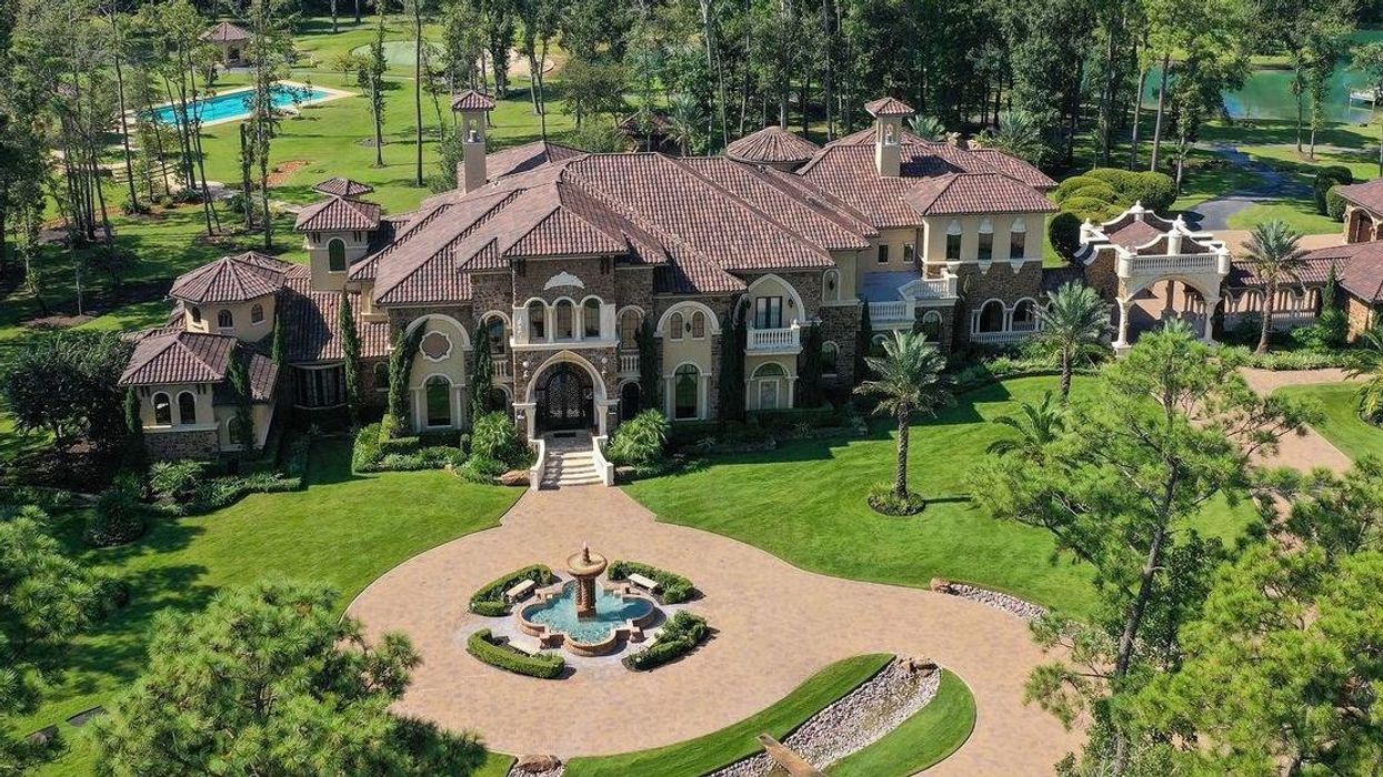 Resort-Like, 20-Acre Magnolia Estate Up for Auction — with No Opening Bid