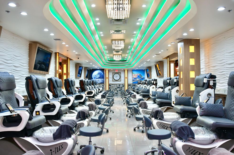Biggest Nail Salon in Texas — and Maybe the Country! — Shines Bright in the  Heights - Houston CityBook